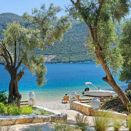 Sea Whisper στην παραλία πρόσβαση μόνο με σκάφος