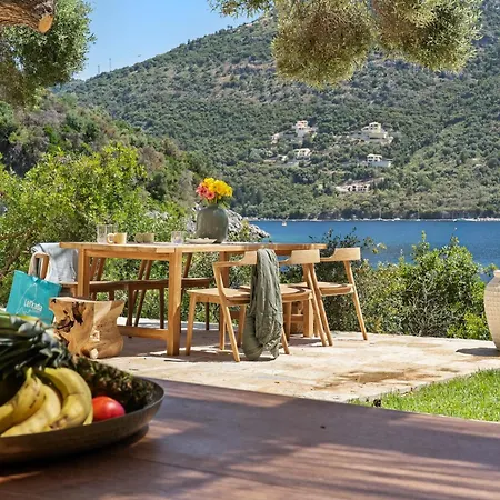 Sea Whisper στην παραλία πρόσβαση μόνο με σκάφος Βίλα Μικρός Γιαλός