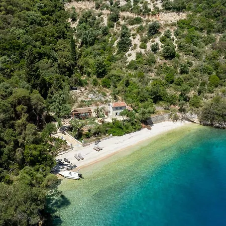 Sea Whisper Beachfront Reached Only By Boat Vila *